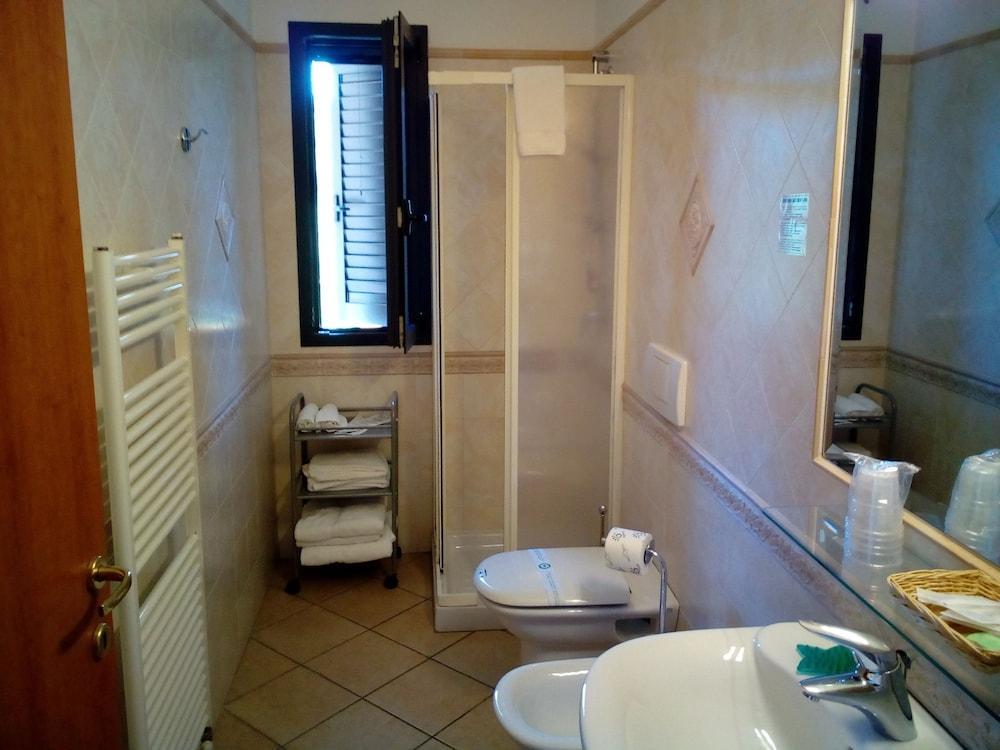 Hotel Delle Isole La Maddalena  Ngoại thất bức ảnh